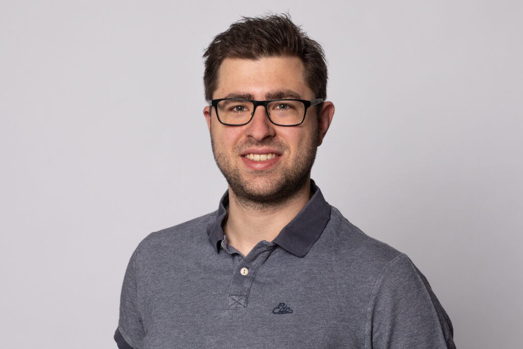 Adrian Flükiger, smt ag